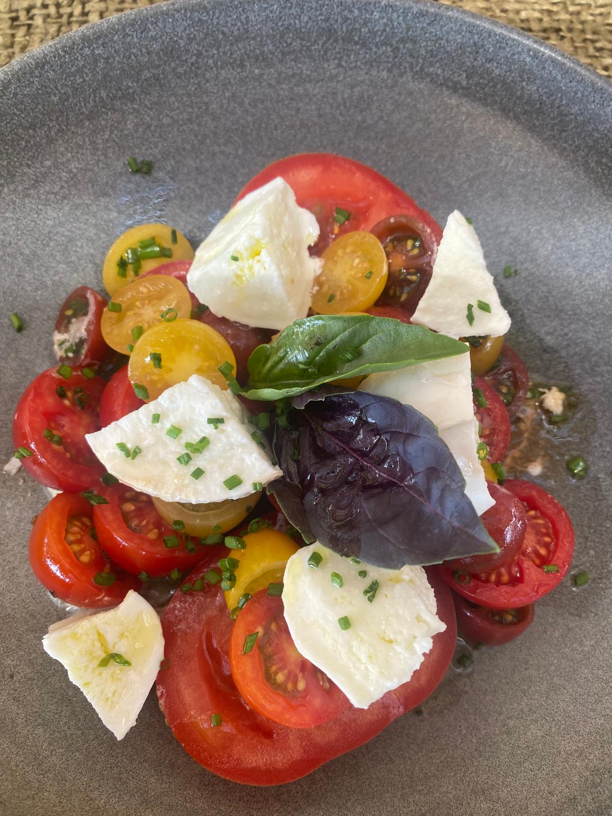 OVACIK DOMATES MANDA MOZARELLA